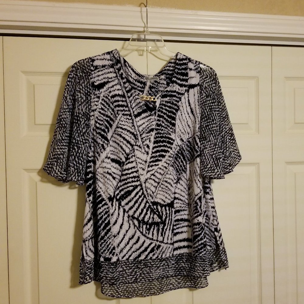 V neck Blue and White Patterned Knit Tunic by JM Collections